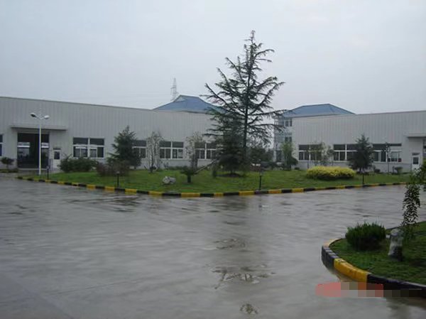 花园镇江市丹阳皇家花园福顶安全防护设备有限公司交通极便利，紧靠集镇，小型厂房出租，配套完善