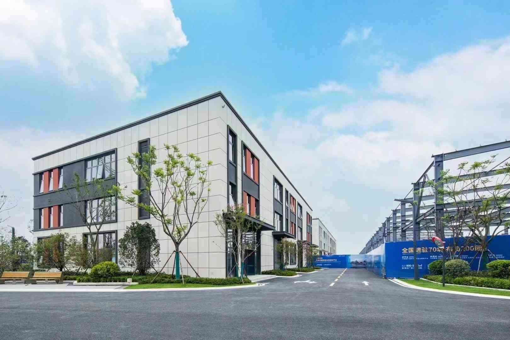 苏省镇江市丹阳皇家花园江苏省陵口镇312国道附近 有配套宿舍 办公室可厂房出租，配套完善