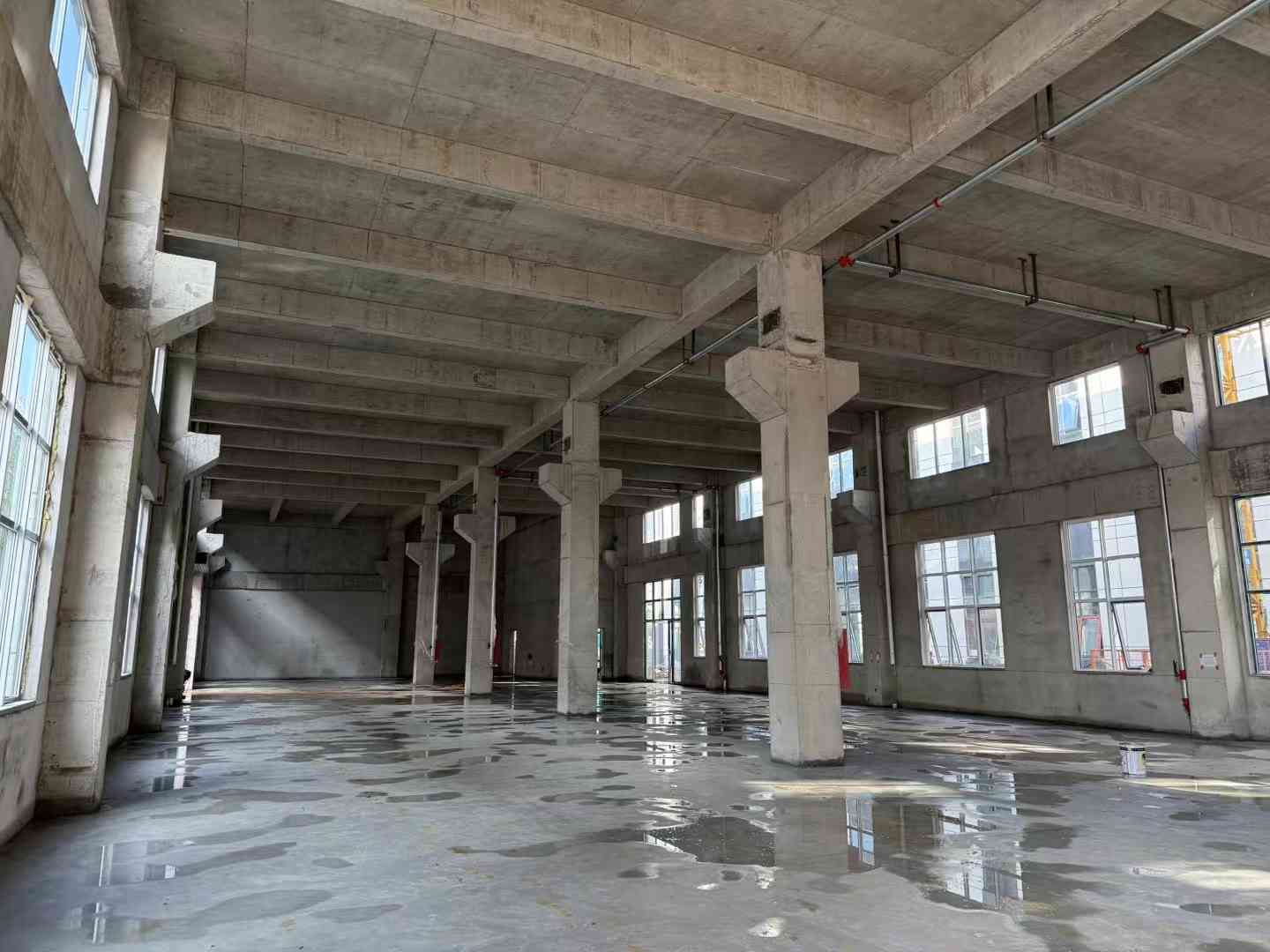 成都新都班竹园900平厂房出租,配套完善