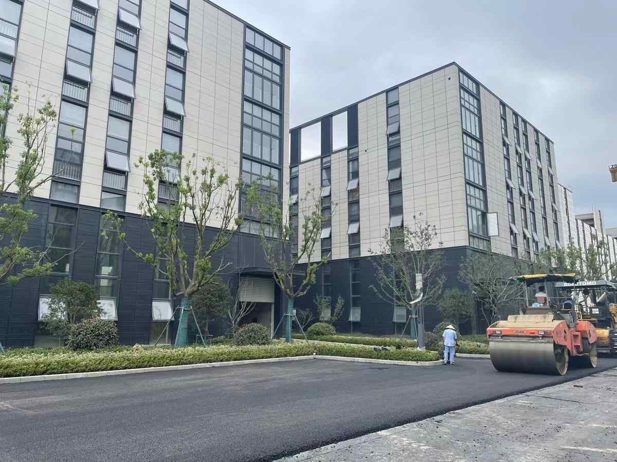 工业园西安高陵泾河工业园4000平，可分割500，手续齐全厂房出租，可灵活分割